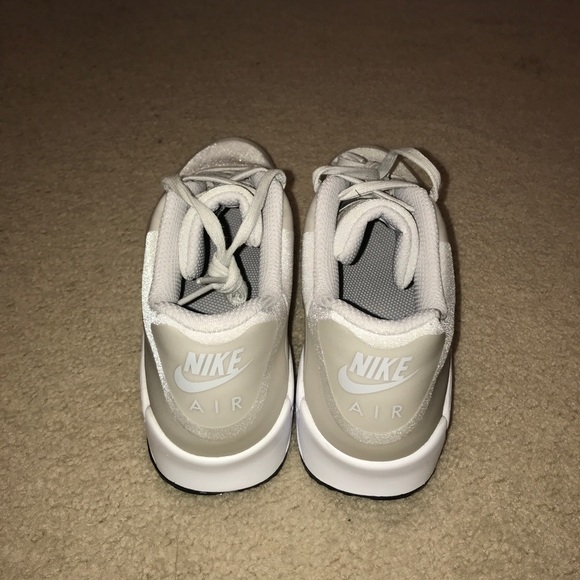 Air Max - Picture 4 of 4